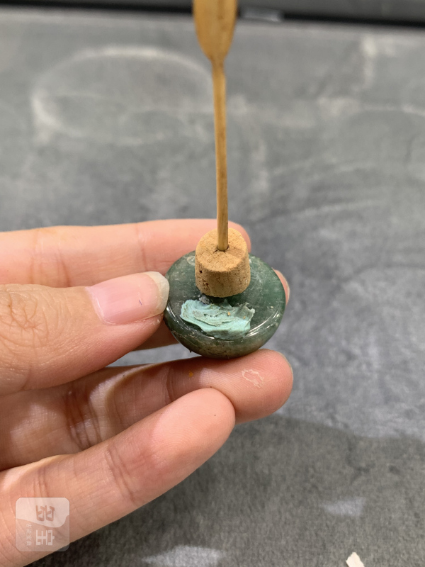 清乾隆青花狮子滚绣球纹鼻烟壶 - 图10